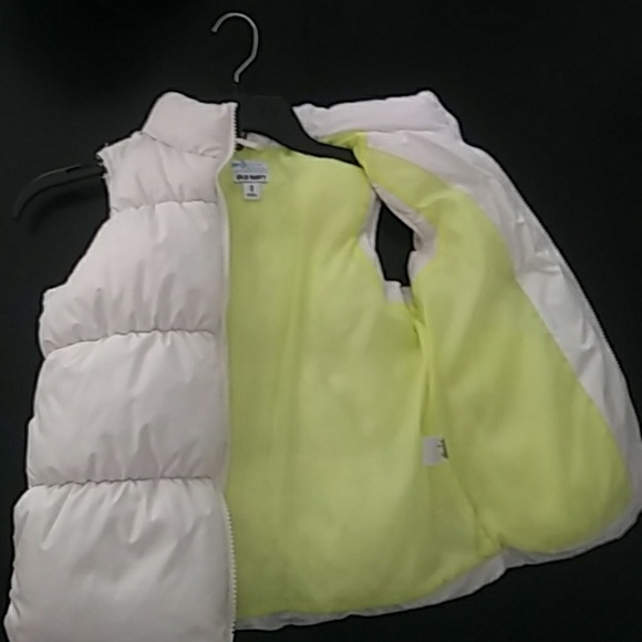 Girl's Old Navy Puffy Vest - Picture 3 of 5